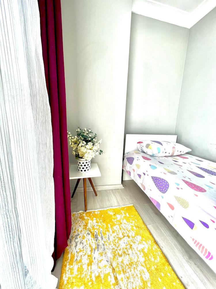 PERFECT LAKE VIEW ENTIRE APARTMENT — ISTANBUL — фотография отеля №7