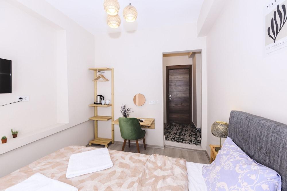 WARM PRIVATE ROOM AT TAKSIM — ISTANBUL — фотография отеля №8
