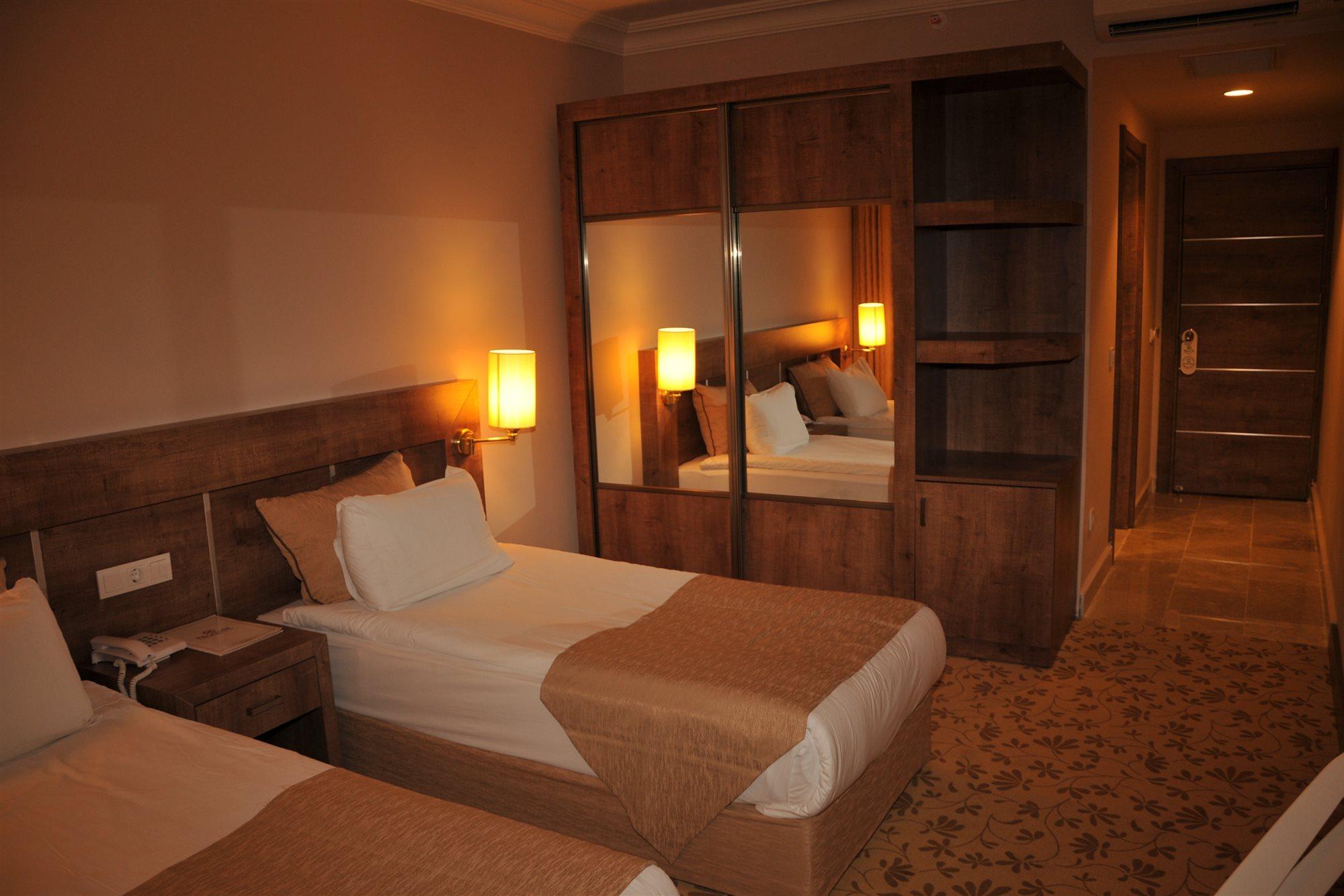 NERTON HOTEL (ADULTS ONLY) — SIDE — фотография отеля №5