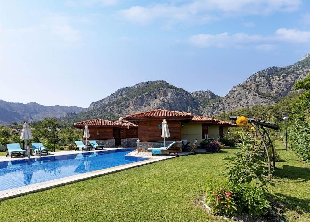 SANDAL HOTEL GOCEK — GOCEK