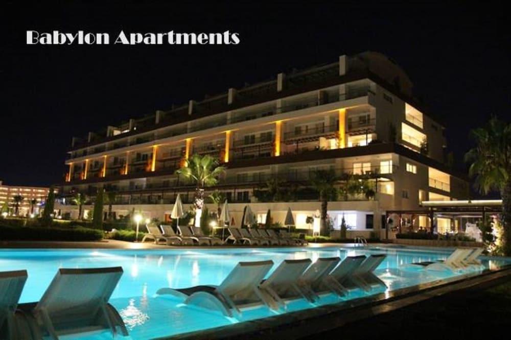 BABYLON 40 - 2 BED PRIVATE HOME SLEEPS UP TO 6 CLOSE TO EVERYTHING — SIDE — фотография отеля №22