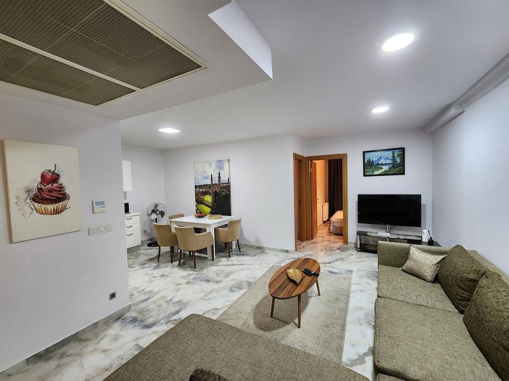 PERFECT RESIDENCE TAKSIM WITH POOL — ISTANBUL — фотография отеля №4
