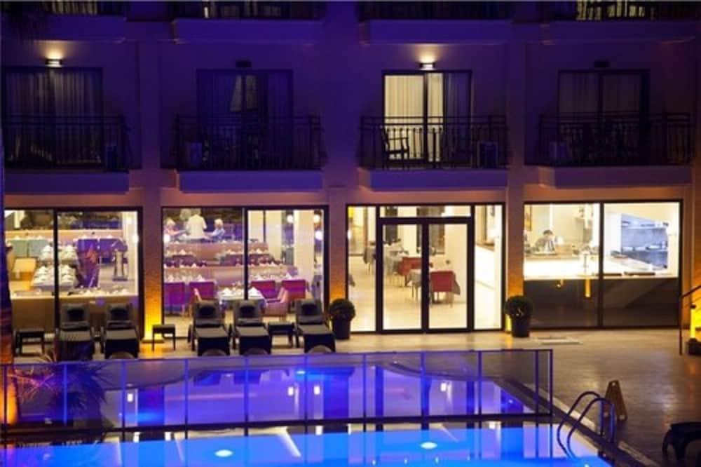 NEOPOL HOTEL DELUXE — KUSADASI
