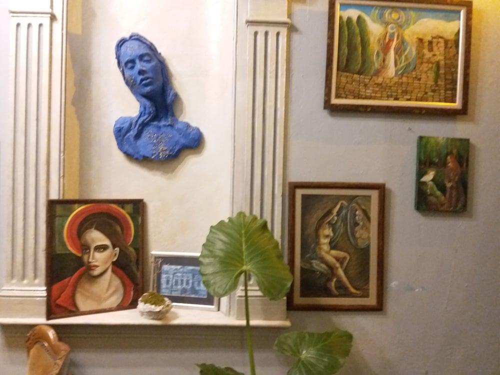 TITAN HOUSE HOSTEL — IZMIR