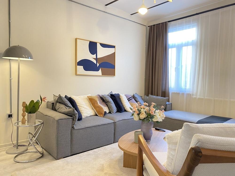 CHIC FLAT 5 MIN TO GALATA TOWER IN ISTIKLAL AVE — ISTANBUL — fotografie hotel nr. 2