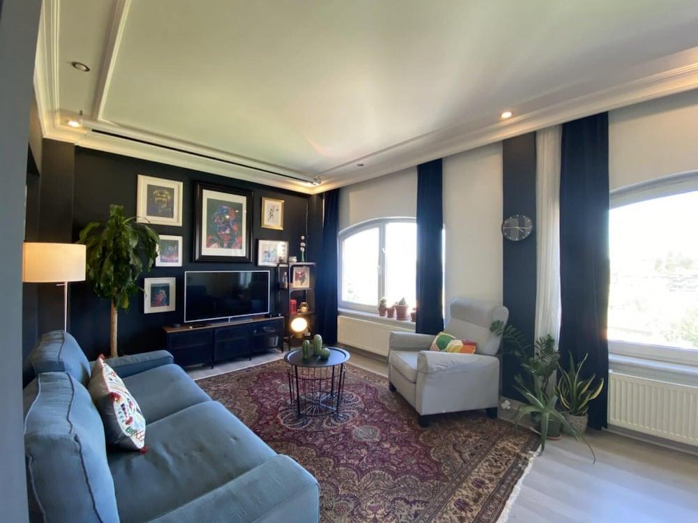 FLAT WITH BOSPHORUS VIEW AND BACKYARD IN USKUDAR — ISTANBUL — фотография отеля №6