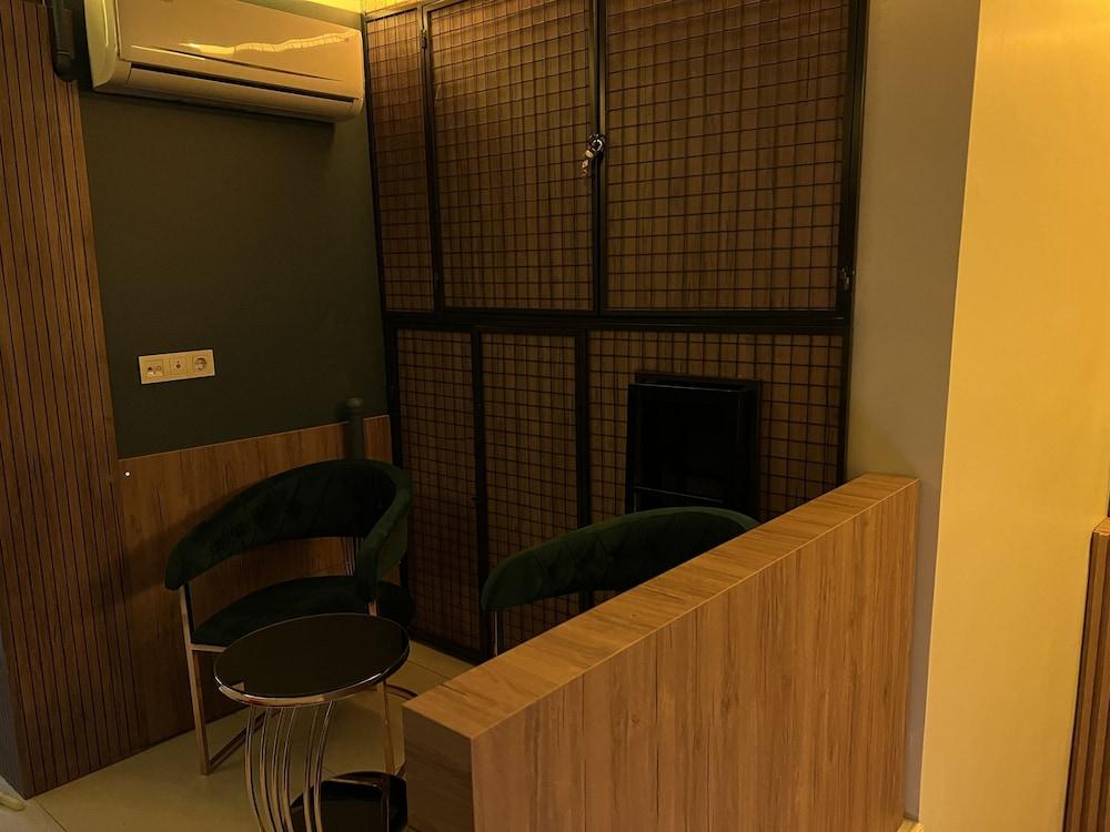 THE BLUE SUITES — ISTANBUL