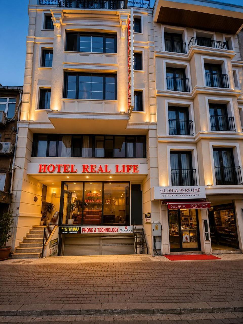 HOTEL REAL LIFE — ISTANBUL — фотография отеля №2
