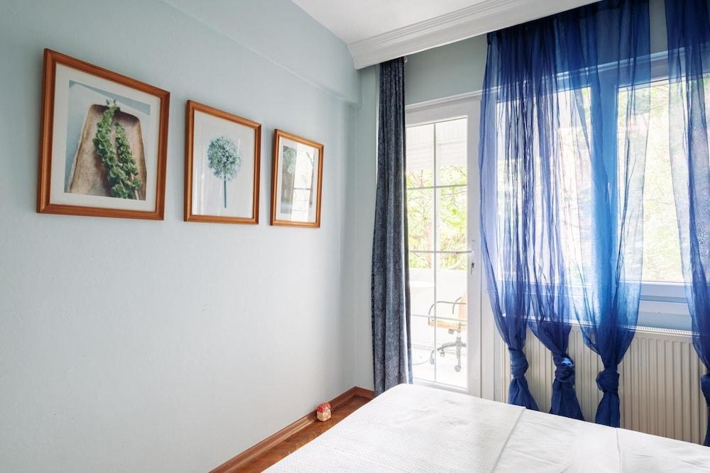 LOVELY FLAT W BALCONY 5 MIN TO ISTIKLAL AVE — ISTANBUL — фотография отеля №12