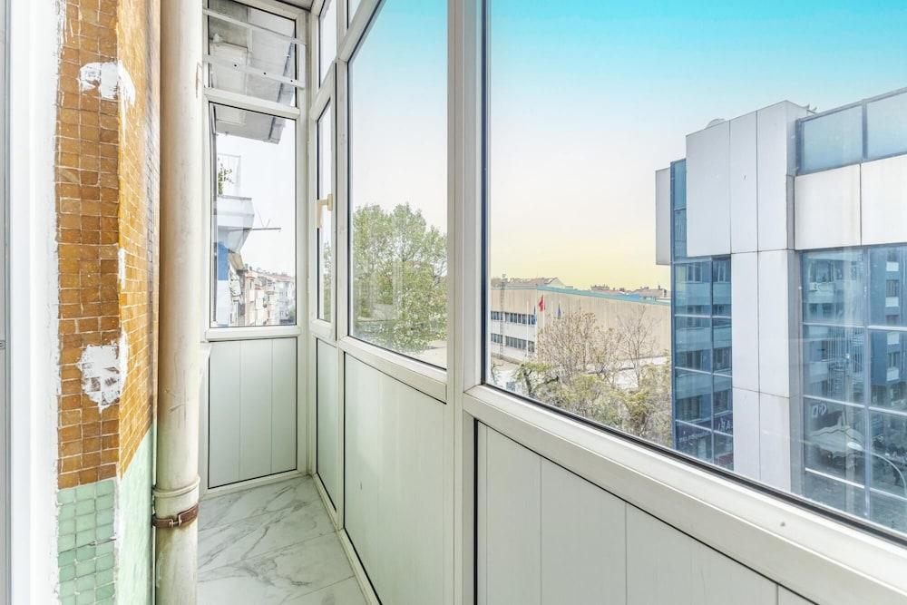 MODERN STYLISH COZY FLAT IN THE HEART OF KADIKOY — ISTANBUL — фотография отеля №16
