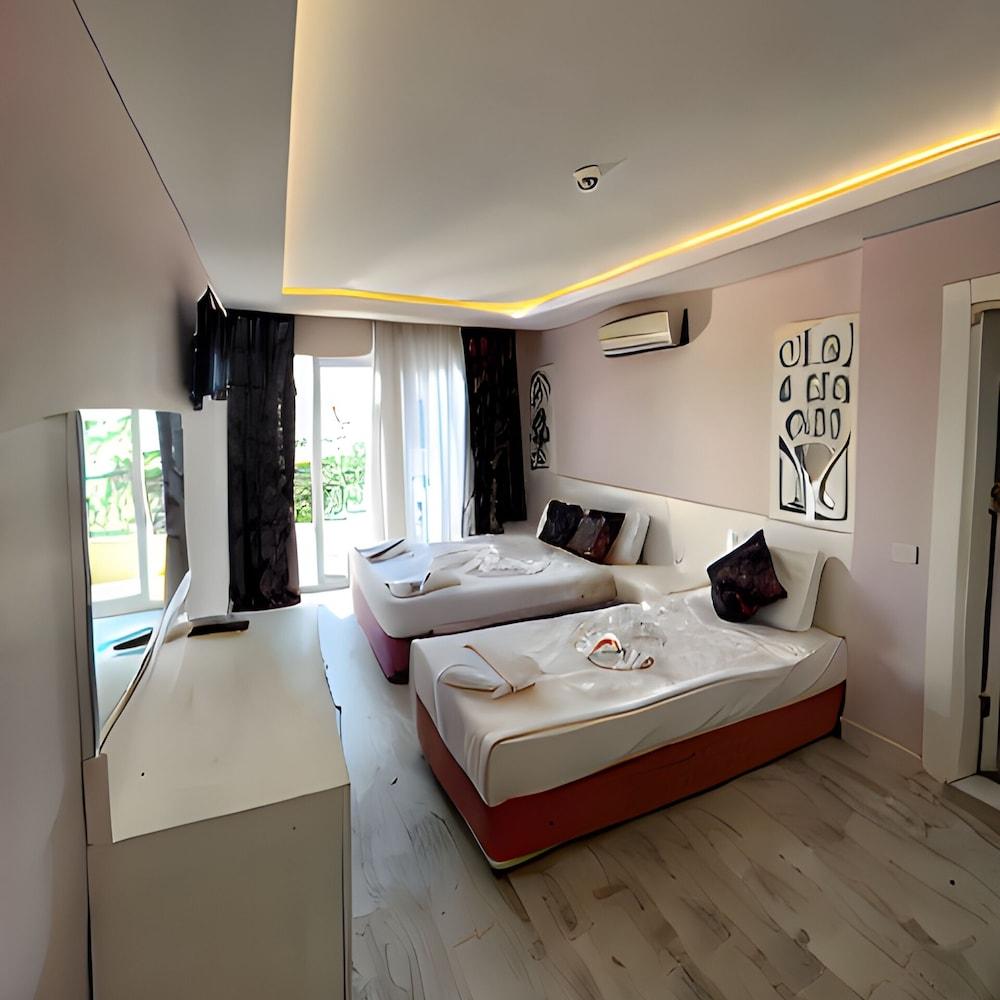 BEACHWAY HOTEL — SIDE — фотография отеля №9