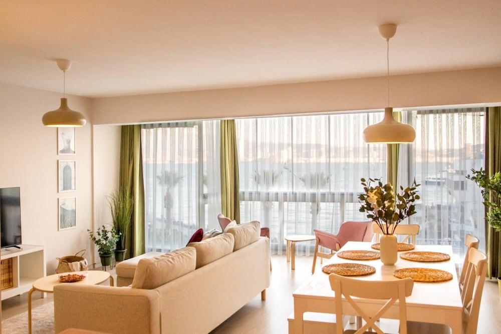 MISSAFIR FLAT WITH SEA VIEW NEAR KARSIYAKA COAST — IZMIR