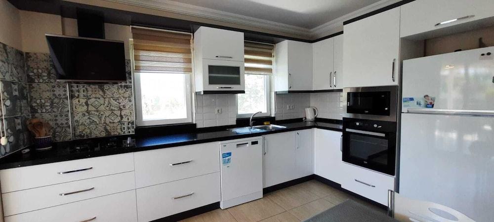 BEAUTIFUL 4-BED VILLA BERIL WITH PRIVATE POOL — DALYAN — фотография отеля №6