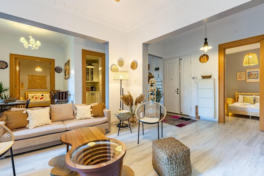EXCEPTIONAL FLAT NEAR METRO AND GALATA — ISTANBUL — фотография отеля №2