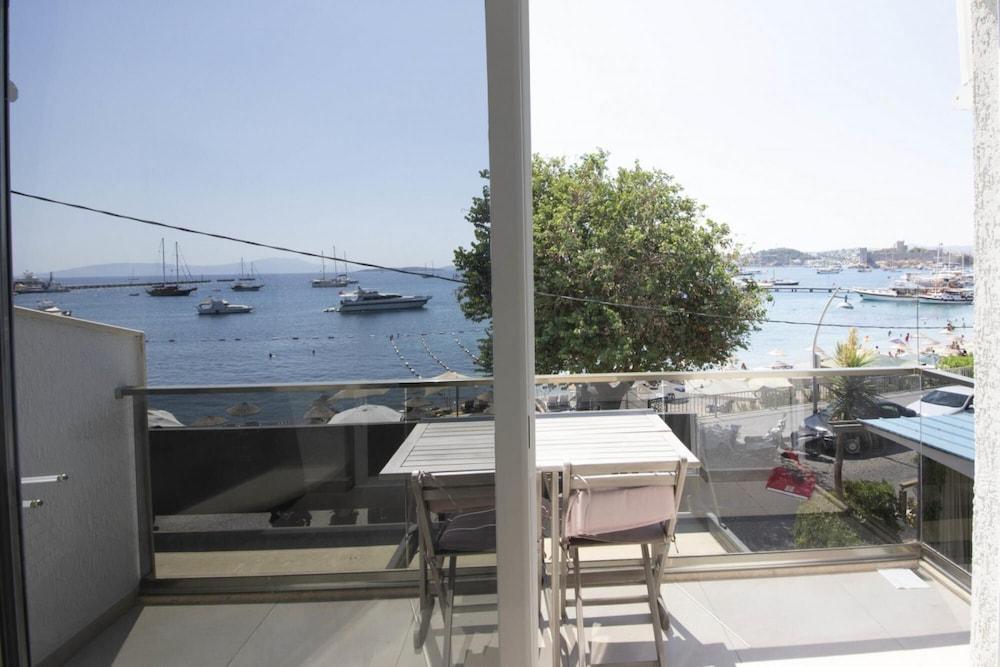 SEAFRONT FLAT WITH BREATHTAKING SEA VIEW IN BODRUM — BODRUM — fotografie hotel nr. 2
