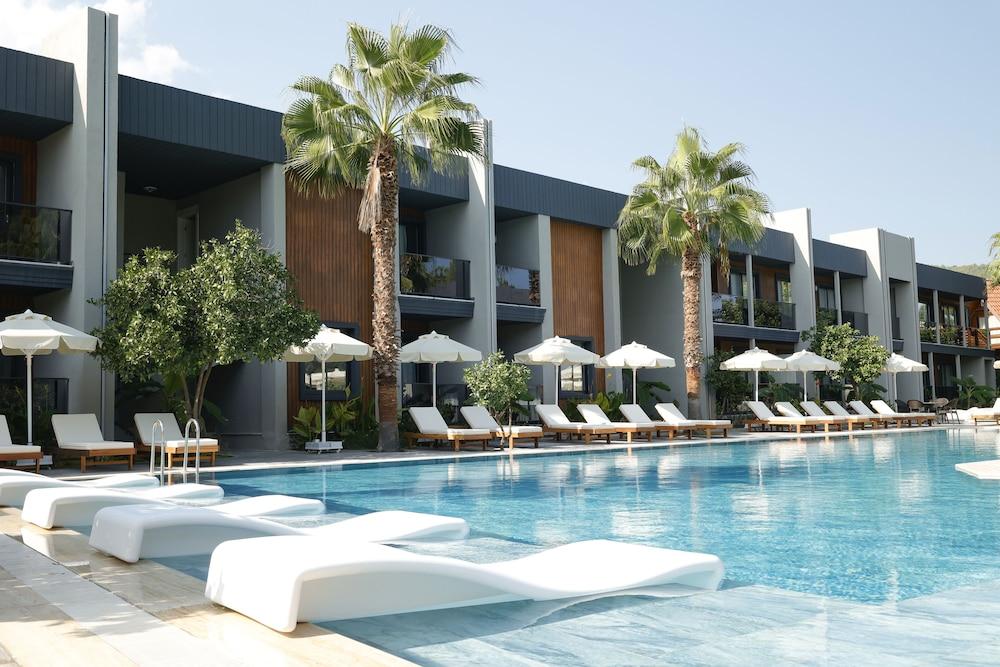 FOREST IN HOTEL — KEMER