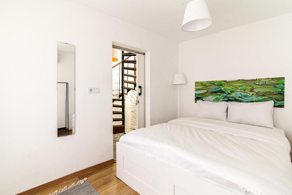 SINGLE HOUSE LUMINOUS AND CHIC FLAT IN FATIH — ISTANBUL — фотография отеля №4