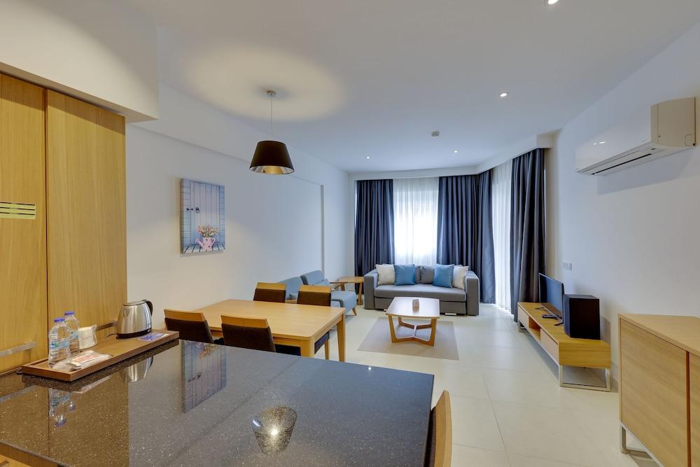 RAMADA HOTEL & SUITES BY WYNDHAM KUSADASI — KUSADASI — fotografie hotel nr. 19