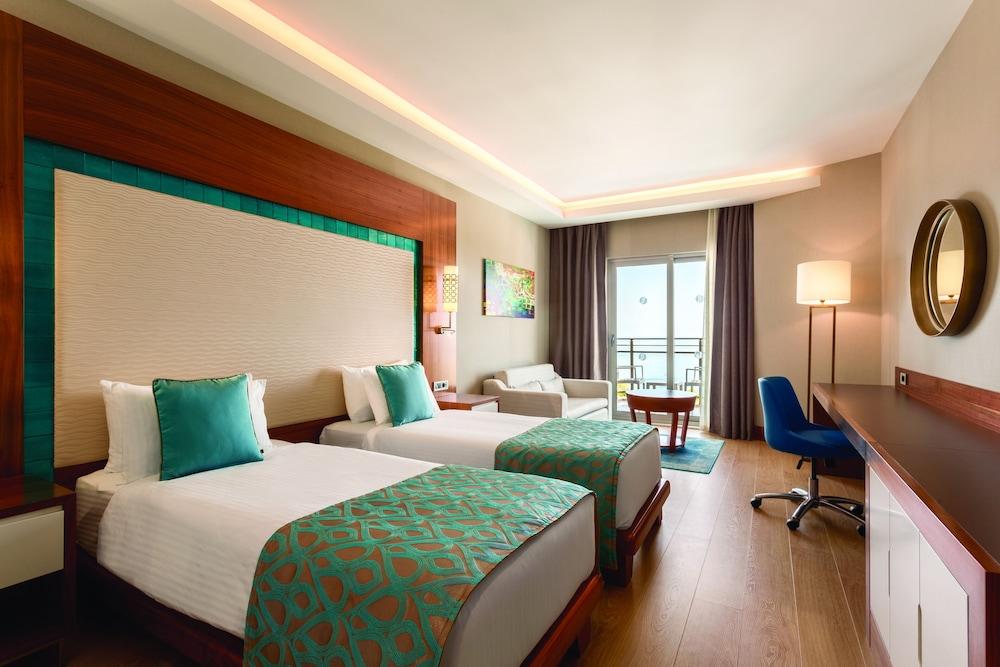 RAMADA HOTEL & SUITES BY WYNDHAM KUSADASI — KUSADASI — fotografie hotel nr. 6