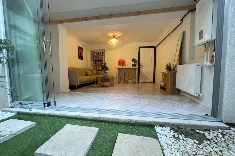 2BR/2BATH WITH GARDEN - BETWEEN SISLI & TAKSIM — ISTANBUL — фотография отеля №7