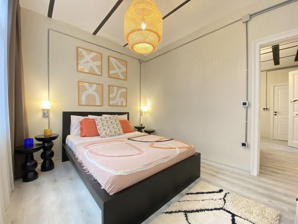 GEM OF GALATA DISCOVER RENOVATED FLAT — ISTANBUL — фотография отеля №14