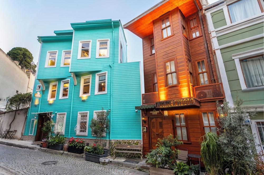 WONDER WOOD HOTEL — ISTANBUL