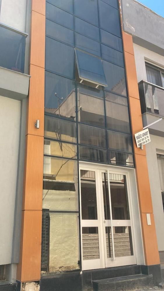 YAGIZ APART — CESME