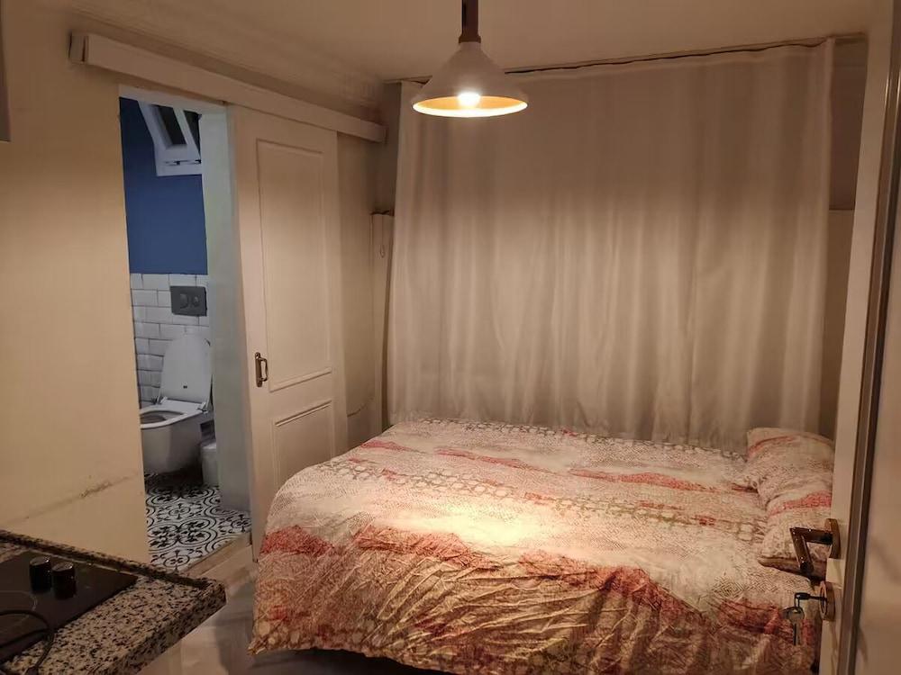 2BR/2BATH WITH GARDEN - BETWEEN SISLI & TAKSIM — ISTANBUL — фотография отеля №3