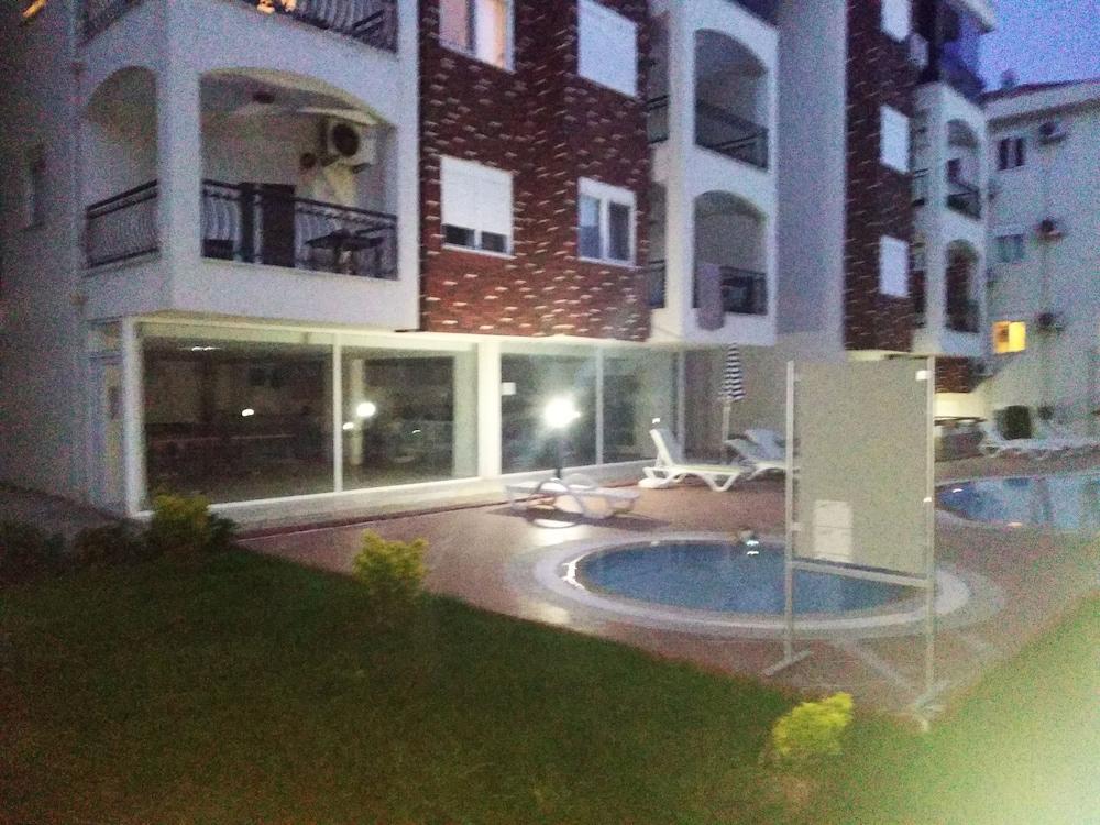 LUX EV — SIDE — fotografie hotel nr. 11