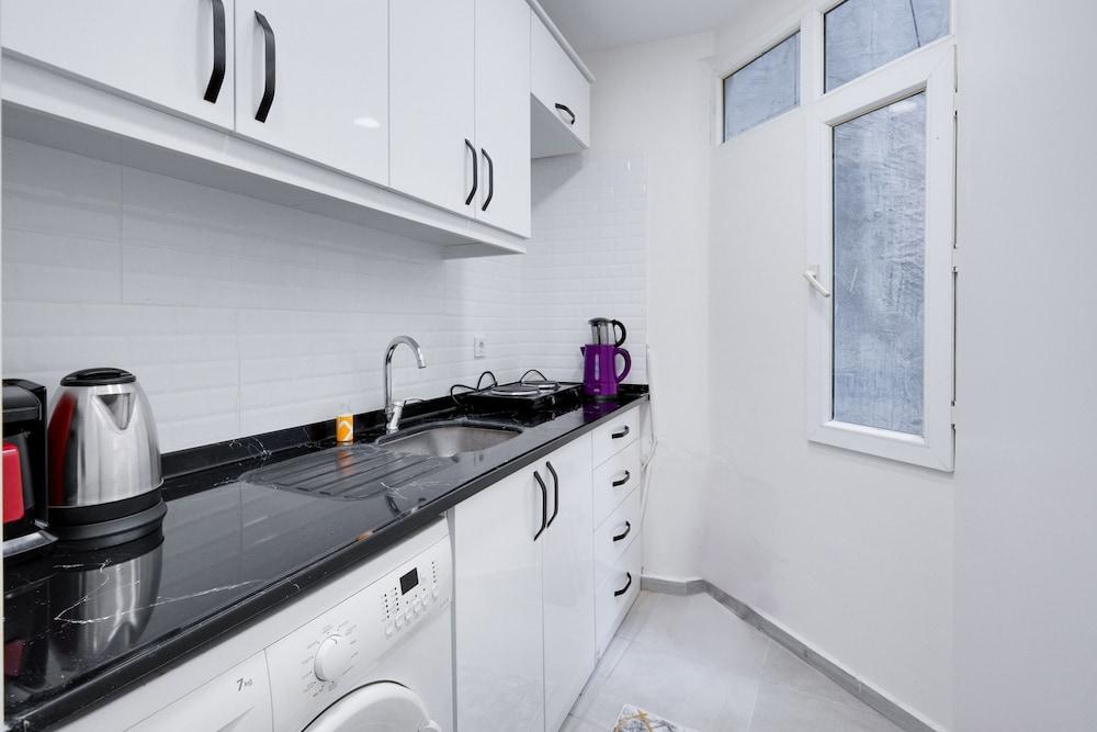 COZY FLAT 10 MIN TO MARMARAY AND USKUDAR COAST — ISTANBUL — fotografie hotel nr. 13