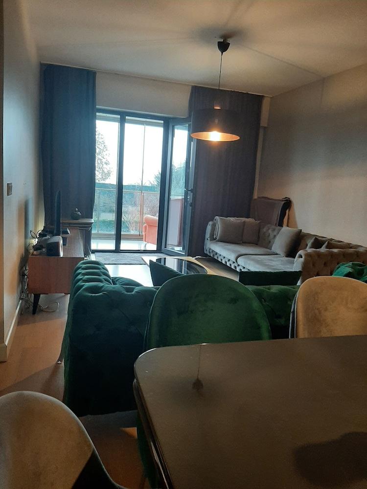 SURYAPI VITRIN SITESI — ISTANBUL
