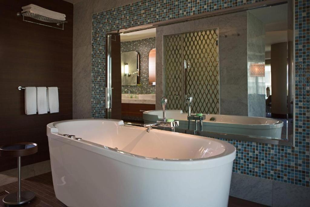 RENAISSANCE IZMIR HOTEL — IZMIR — фотография отеля №28