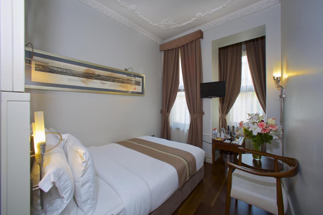 TAXIM LOUNGE HOTEL — ISTANBUL