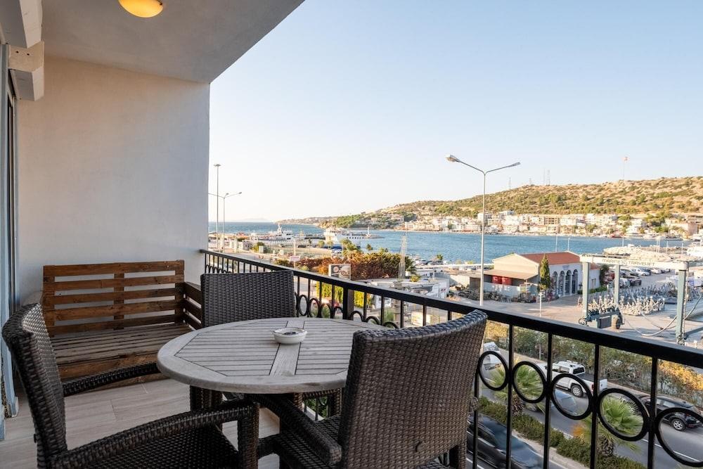FLAT W SEA VIEW BALCONY 3 MIN TO CESME MARINA — CESME — fotografie hotel nr. 2