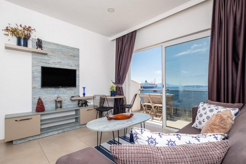 SEAFRONT FLAT WITH EXCELLENT SEA VIEW IN BODRUM — BODRUM — фотография отеля №32