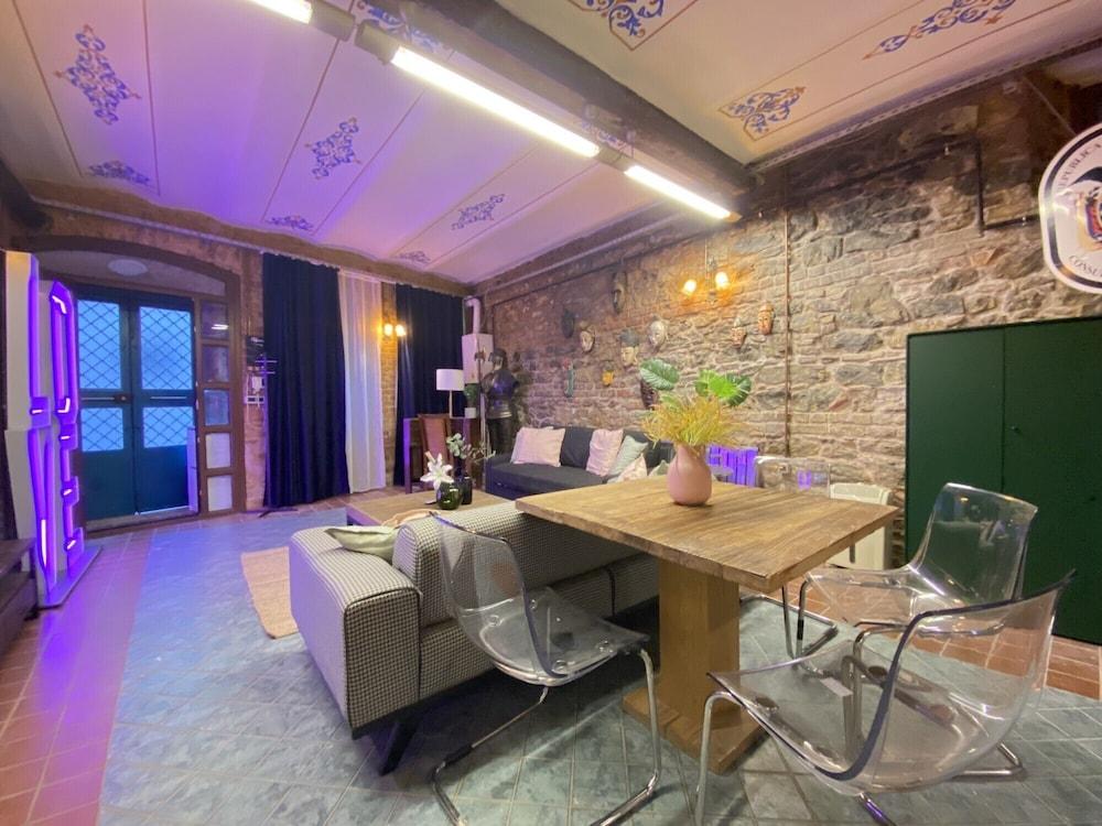 CENTRALLY LOCATED HISTORICAL FLAT IN BEYOGLU — ISTANBUL — fotografie hotel nr. 18