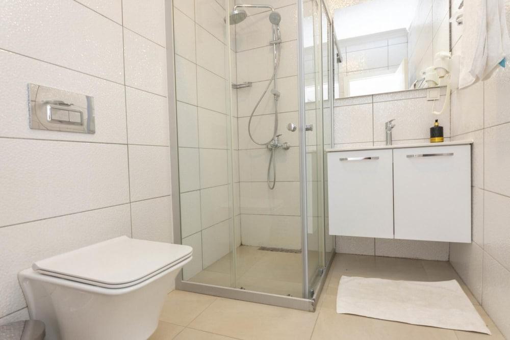 SEAFRONT FLAT WITH EXCELLENT SEA VIEW IN BODRUM — BODRUM — фотография отеля №11