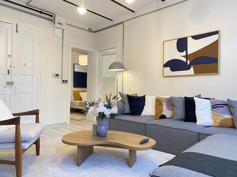 CHIC FLAT 5 MIN TO GALATA TOWER IN ISTIKLAL AVE — ISTANBUL — fotografie hotel nr. 3