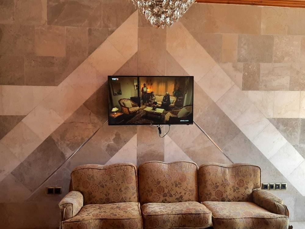 STUNNING 10 BEDROOM VILLA IN DALYAN — DALYAN — фотография отеля №9