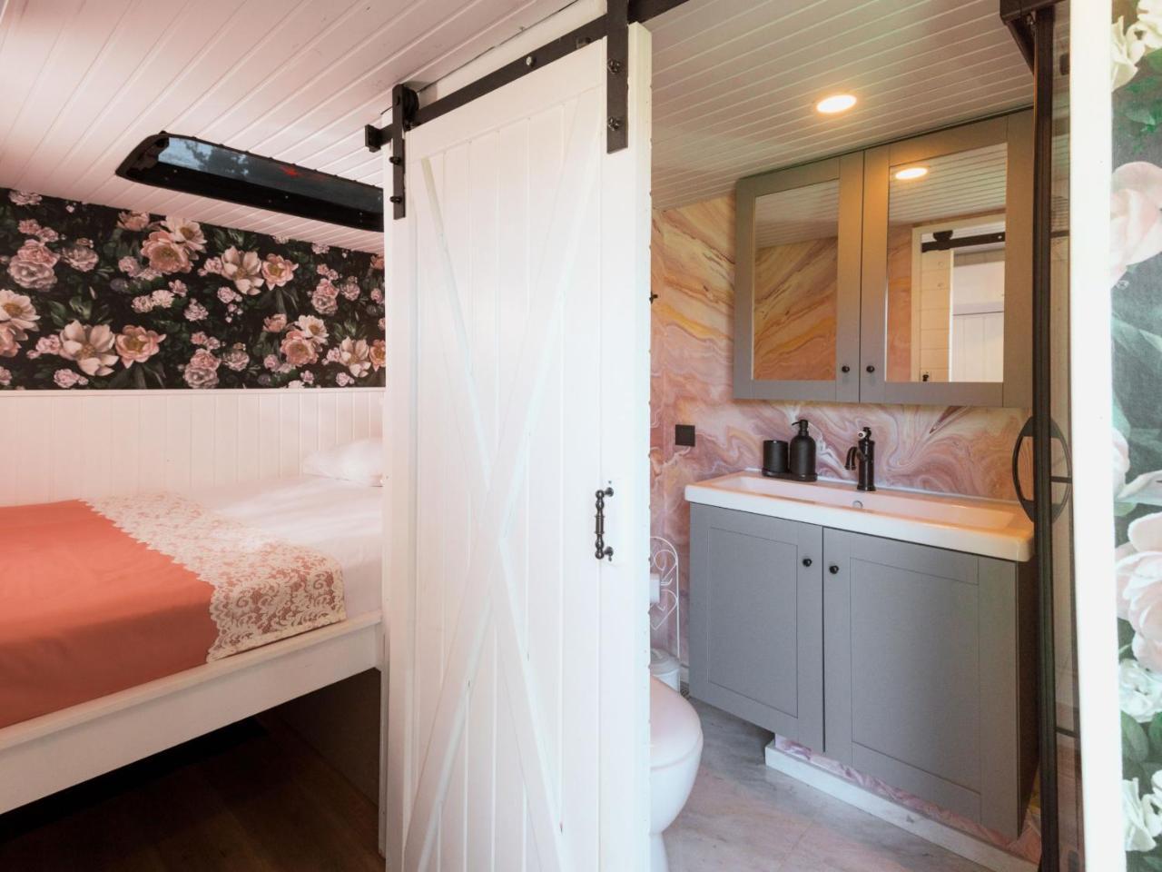 MONA GLAMPING CARAVAN SUITES — SEFERIHISAR — фотография отеля №12