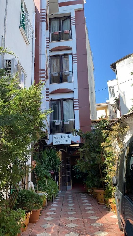 DELUXE ROYAL APART — ISTANBUL