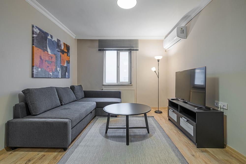 SPACIOUS CENTRAL APARTMENT CROSSROADS OF TRANSPORTS — ISTANBUL — фотография отеля №5
