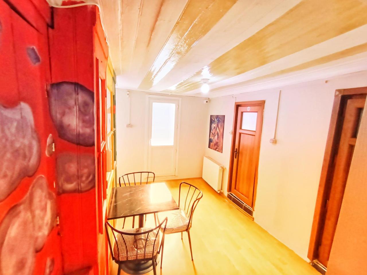 TAKSIM WOODEN HOUSE HOSTEL (ADULTS ONLY) — ISTANBUL — fotografie hotel nr. 28