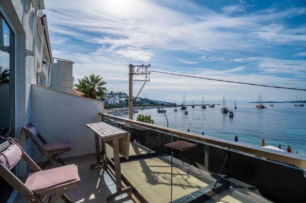 SEAFRONT FLAT WITH EXCELLENT SEA VIEW IN BODRUM — BODRUM — фотография отеля №24