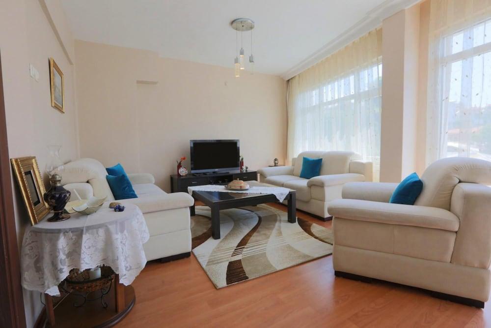 FLAT WITH TWO LIVING ROOMS AND BALCONY IN USKUDAR — ISTANBUL — fotografie hotel nr. 6