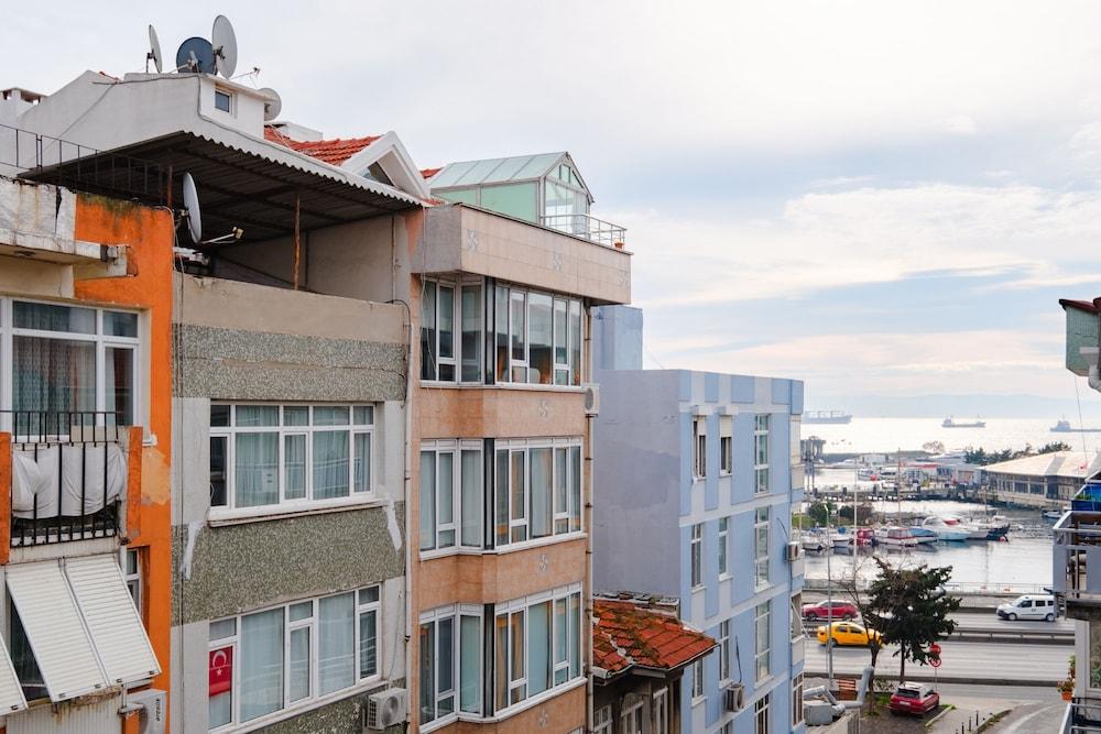 STUDIO WITH A SEA VIEW BALCONY IN BAKIRKOY — ISTANBUL