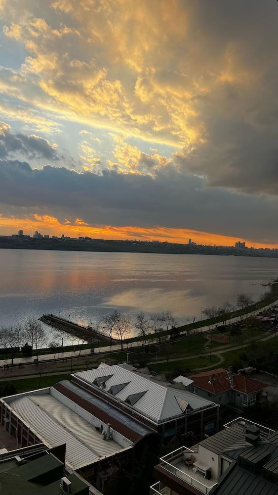 PERFECT LAKE VIEW ENTIRE APARTMENT — ISTANBUL — фотография отеля №15