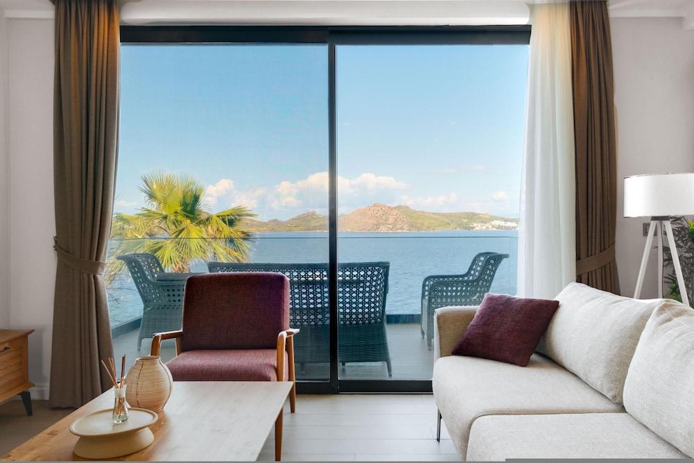 LUXURY WATERFRONT HOUSE 9 MIN TO YALIKAVAK MARINA — BODRUM — fotografie hotel nr. 3