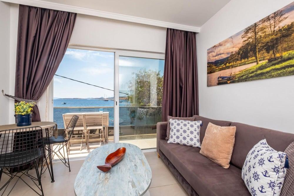 SEAFRONT FLAT WITH EXCELLENT SEA VIEW IN BODRUM — BODRUM — фотография отеля №33
