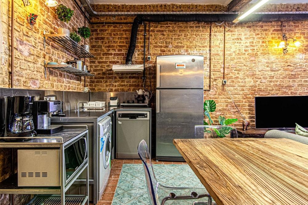 CENTRALLY LOCATED HISTORICAL FLAT IN BEYOGLU — ISTANBUL — fotografie hotel nr. 28